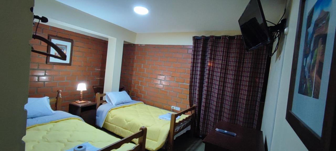Mirador Backpackers B&B ワラス エクステリア 写真