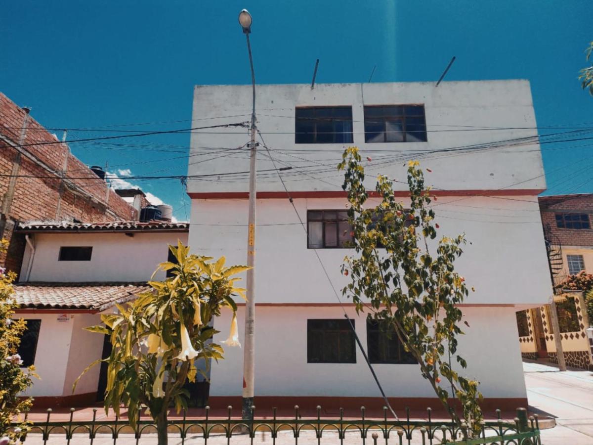 Mirador Backpackers B&B ワラス エクステリア 写真