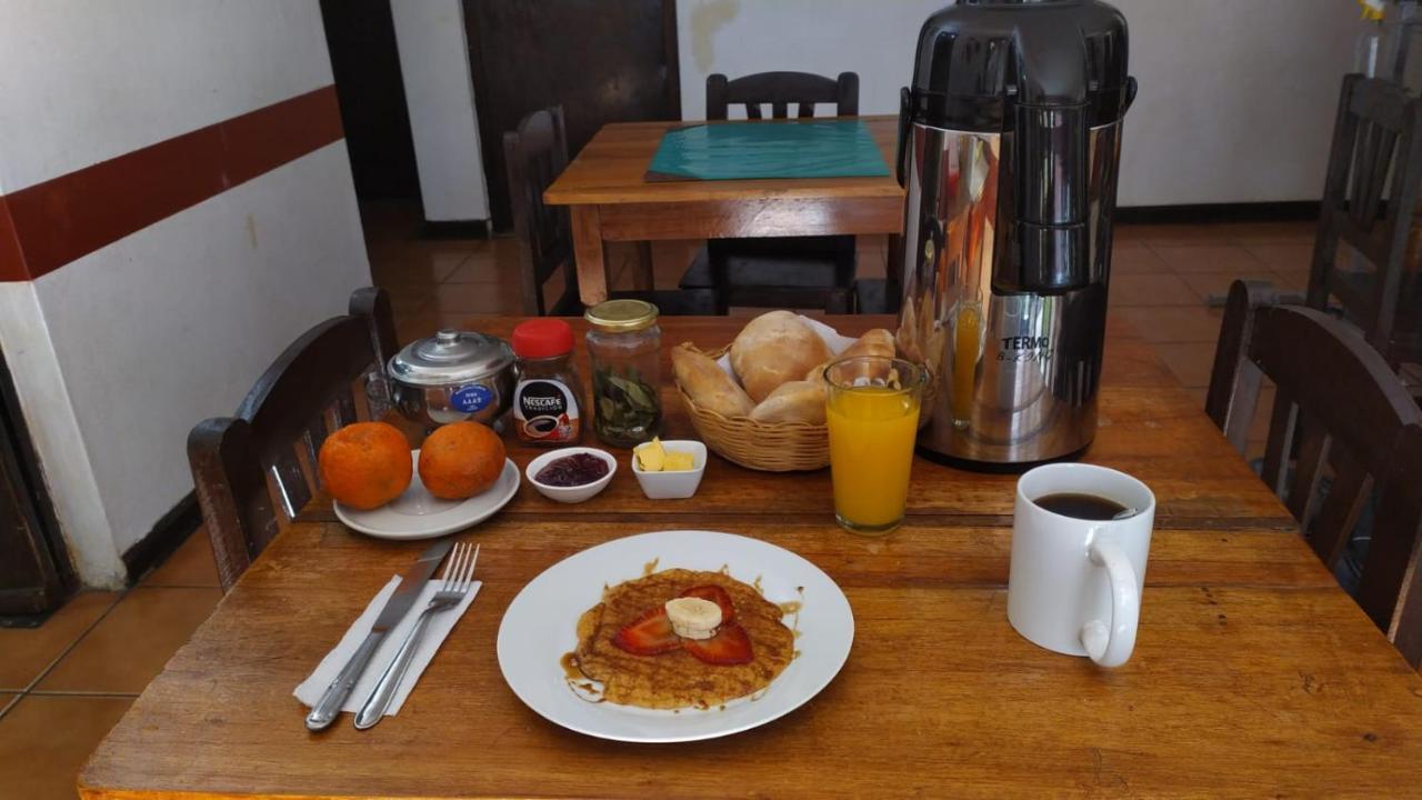 Mirador Backpackers B&B ワラス エクステリア 写真