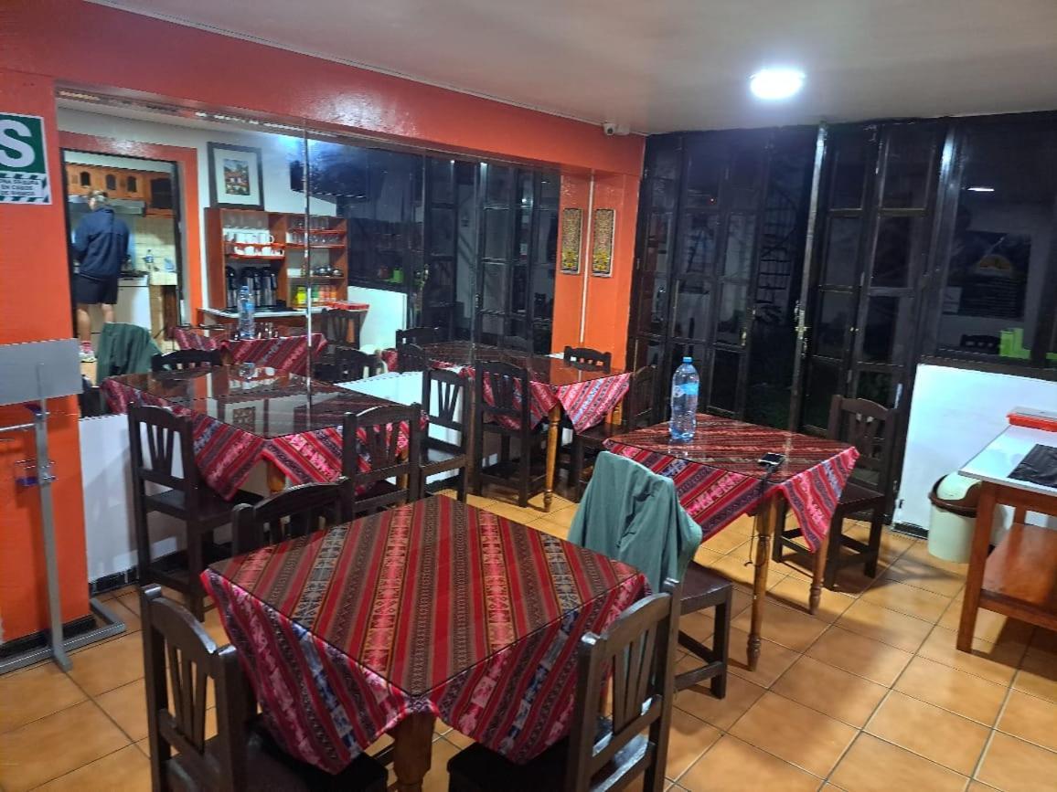 Mirador Backpackers B&B ワラス エクステリア 写真
