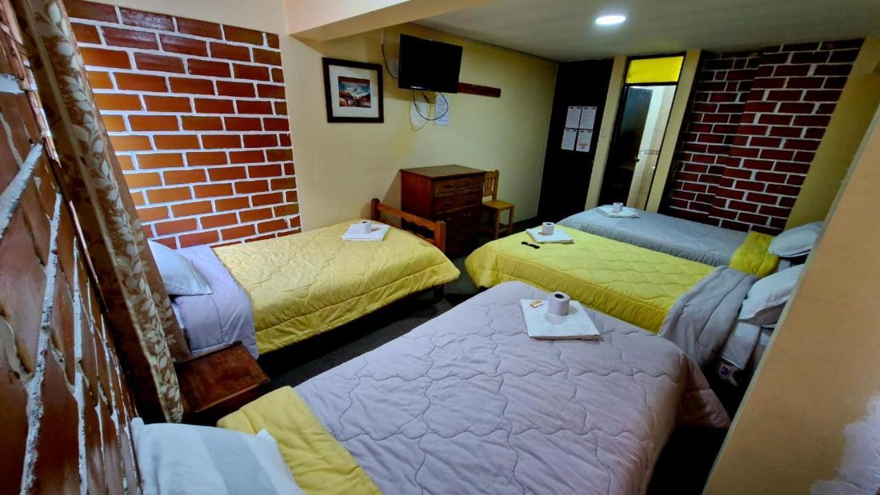 Mirador Backpackers B&B ワラス エクステリア 写真