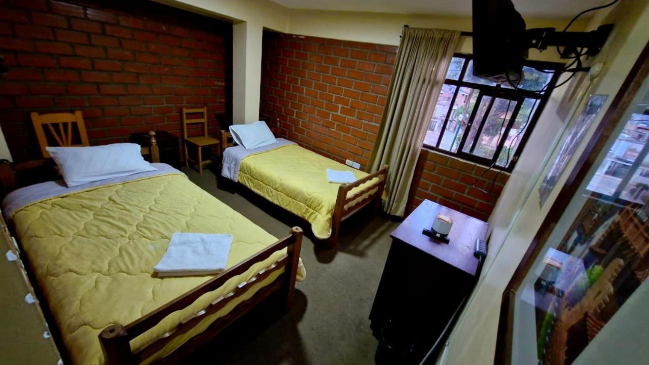 Mirador Backpackers B&B ワラス エクステリア 写真
