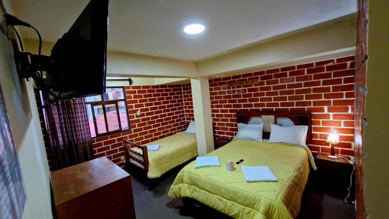 Mirador Backpackers B&B ワラス エクステリア 写真